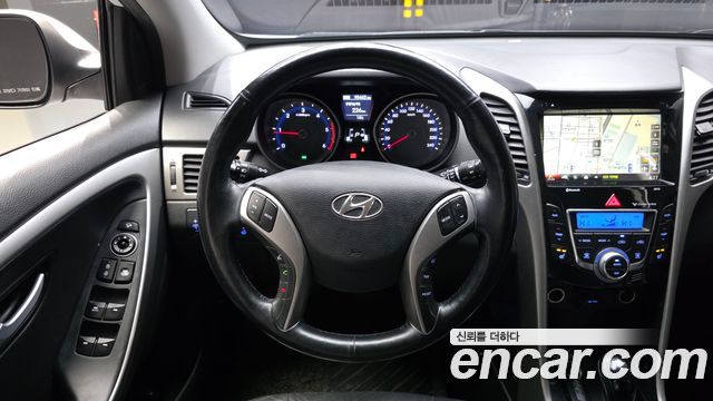 Hyundai i30 2015 — photo 19