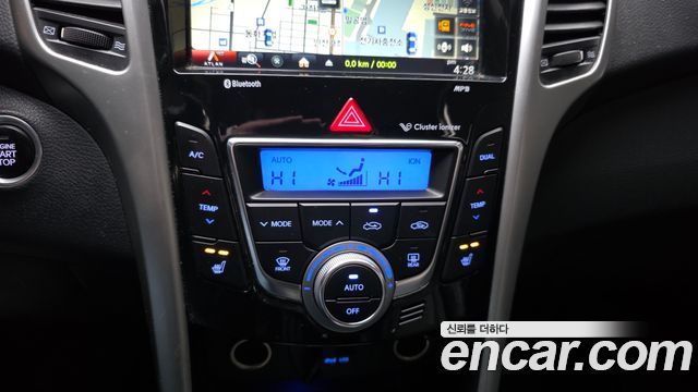 Hyundai i30 2015 — photo 22