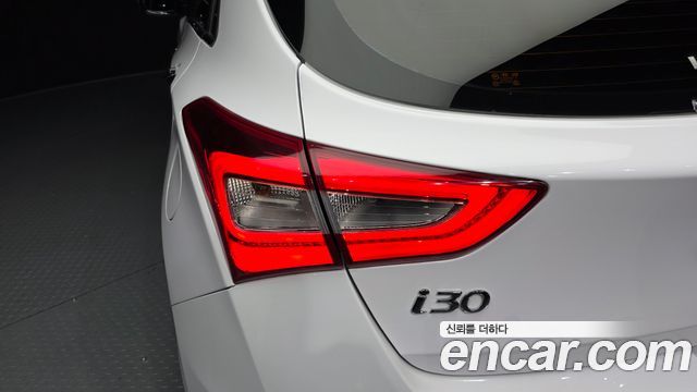 Hyundai i30 2015 — photo 9
