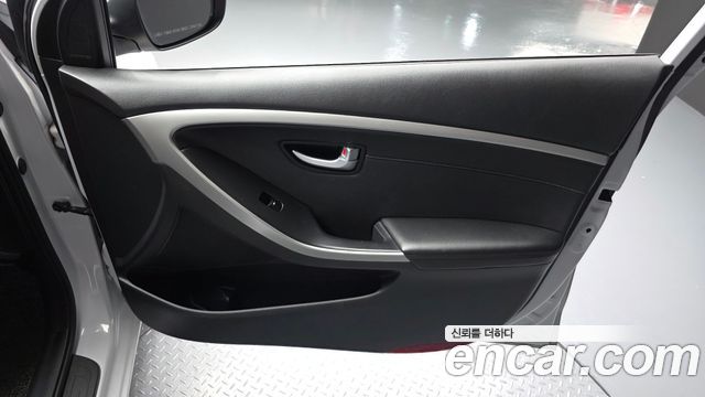 Hyundai i30 2015 — photo 14