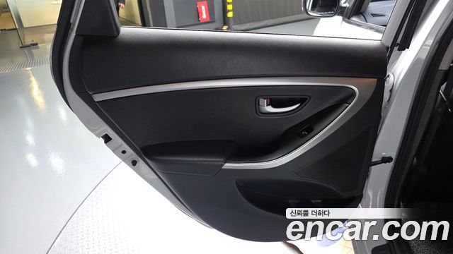 Hyundai i30 2015 — photo 15
