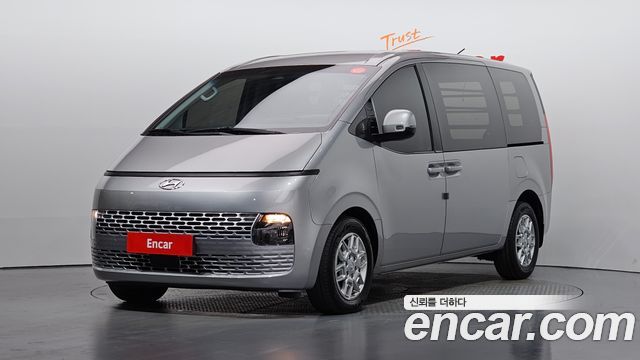 Hyundai Staria 2022 — photo 1