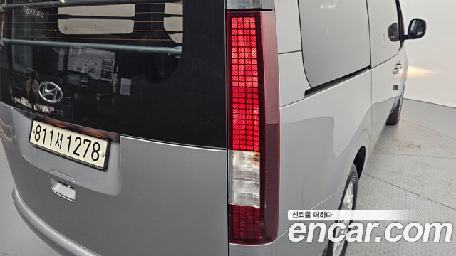 Hyundai Staria 2022 — photo 9
