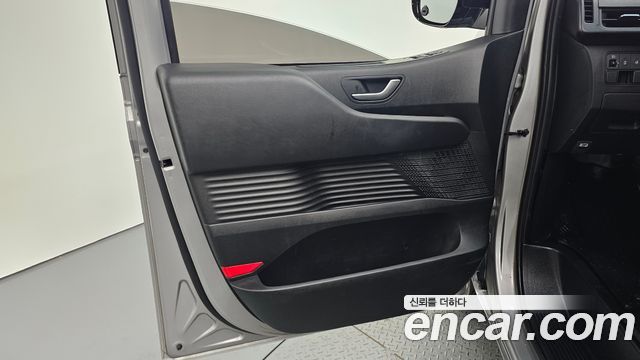 Hyundai Staria 2022 — photo 14