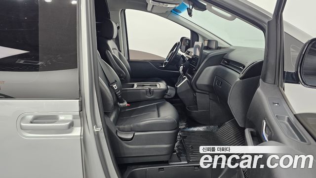 Hyundai Staria 2022 — photo 16