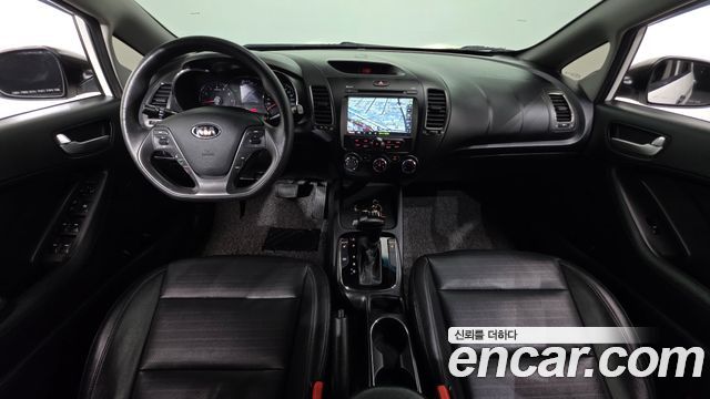 Kia K3 2016 — photo 10