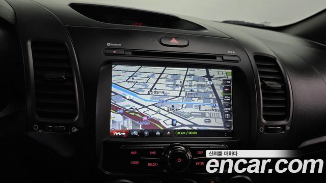 Kia K3 2016 — photo 21