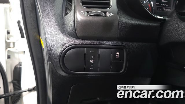 Kia K3 2016 — photo 26