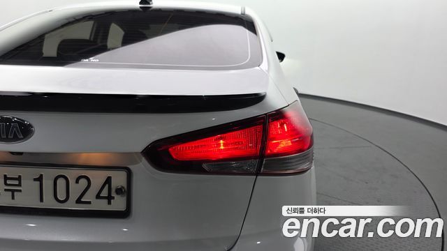 Kia K3 2016 — photo 9