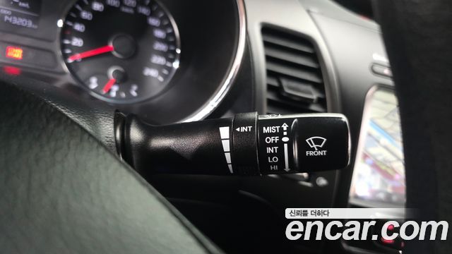 Kia K3 2016 — photo 28