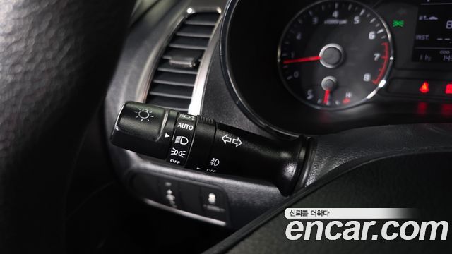 Kia K3 2016 — photo 29