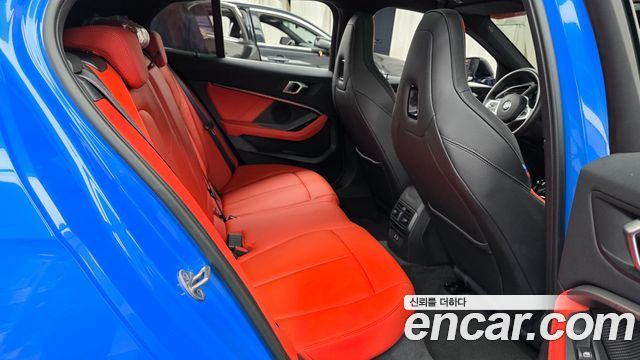 BMW 1-Series 2021 — photo 17
