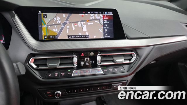 BMW 1-Series 2021 — photo 19
