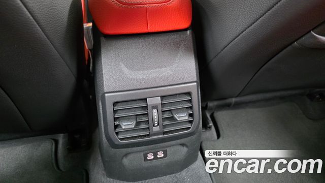 BMW 1-Series 2021 — photo 24