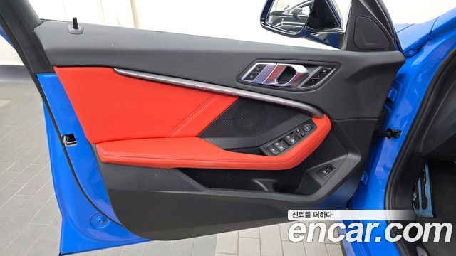 BMW 1-Series 2021 — photo 14