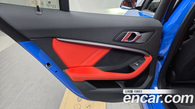 BMW 1-Series 2021 — photo 15
