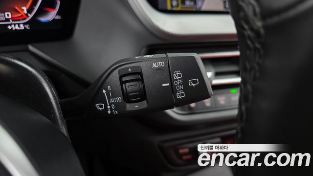 BMW 1-Series 2021 — photo 27