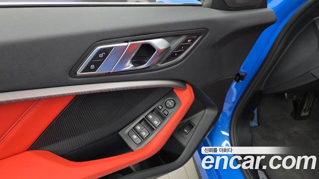 BMW 1-Series 2021 — photo 28