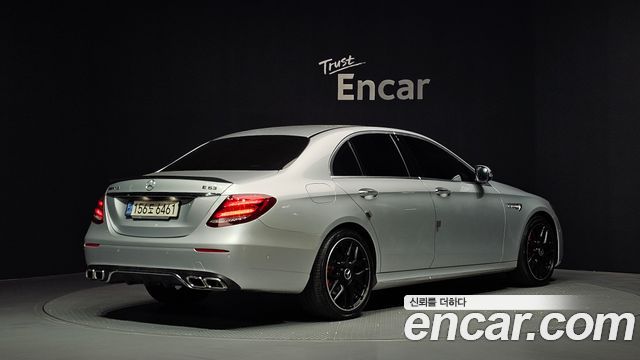 Mercedes-Benz E-Class 2017 — photo 2