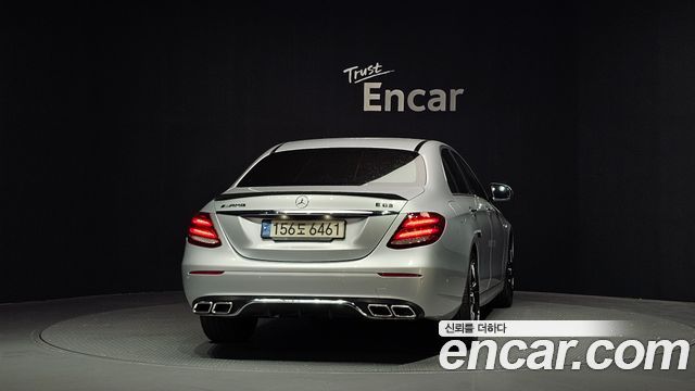 Mercedes-Benz E-Class 2017 — photo 4