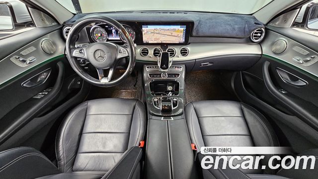 Mercedes-Benz E-Class 2017 — photo 7