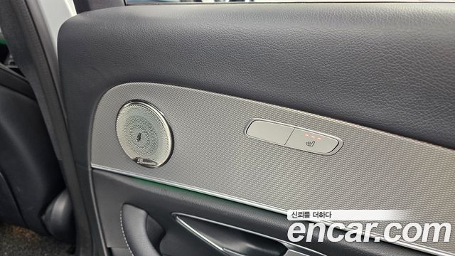 Mercedes-Benz E-Class 2017 — photo 19