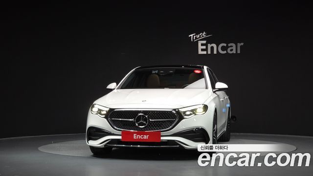 Mercedes-Benz E-Class 2025 — photo 3