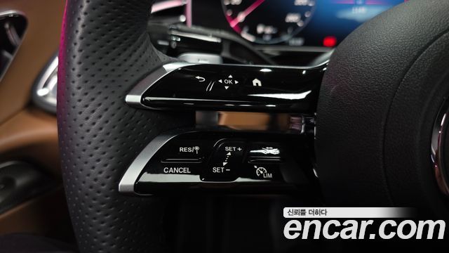 Mercedes-Benz E-Class 2025 — photo 28