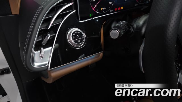 Mercedes-Benz E-Class 2025 — photo 29
