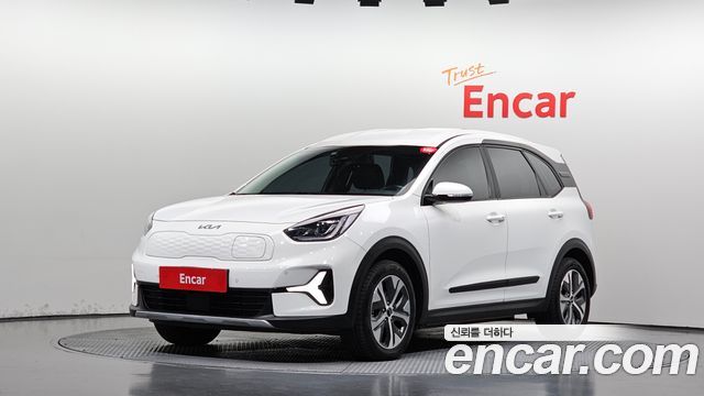 Kia Niro 2023 — photo 1