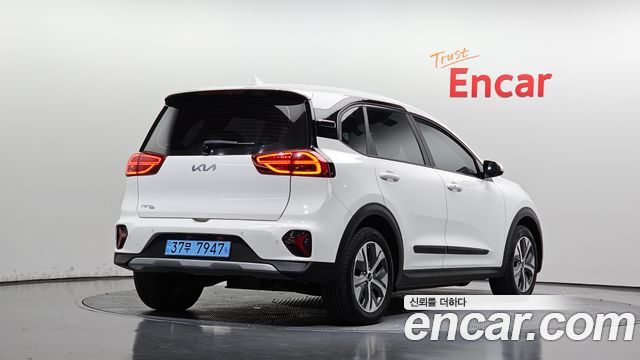 Kia Niro 2023 — photo 2
