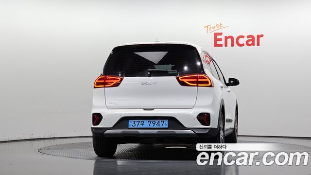 Kia Niro 2023 — photo 4