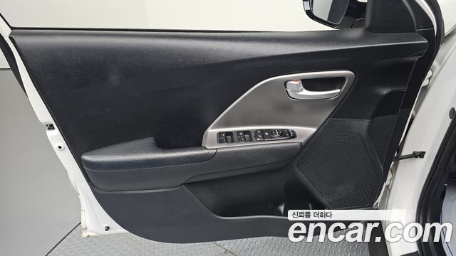 Kia Niro 2023 — photo 14