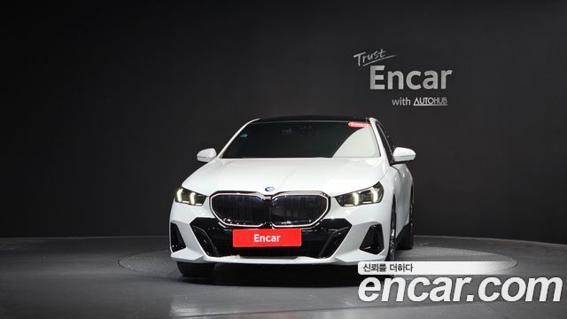 BMW 5-Series 2025 — photo 3