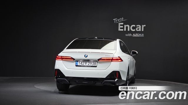 BMW 5-Series 2025 — photo 4