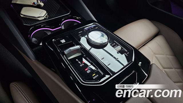 BMW 5-Series 2025 — photo 12