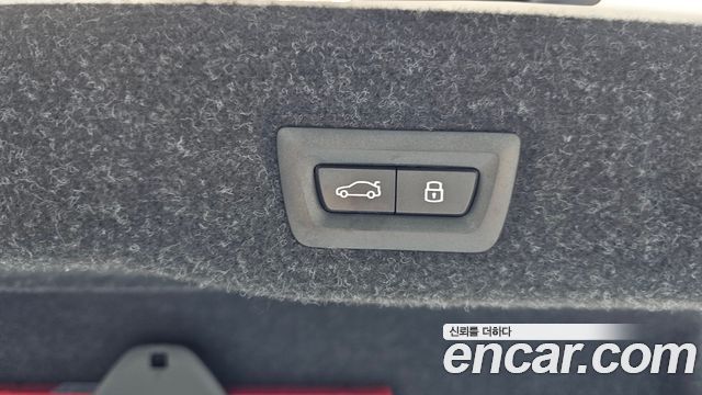 BMW 5-Series 2025 — photo 24