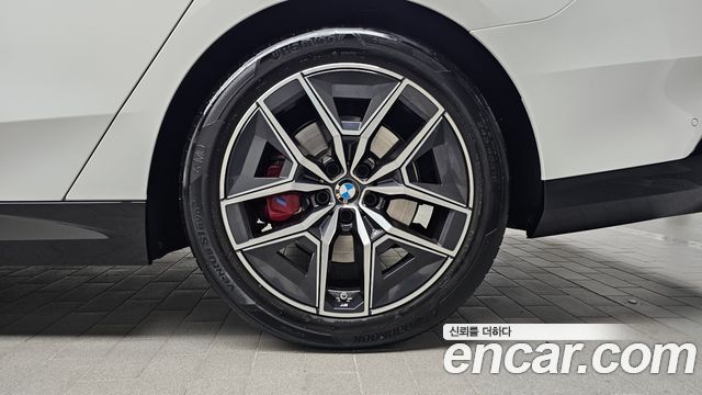 BMW 5-Series 2025 — photo 7