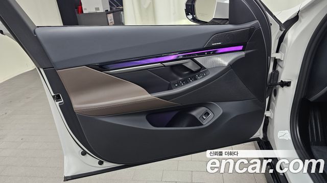 BMW 5-Series 2025 — photo 14