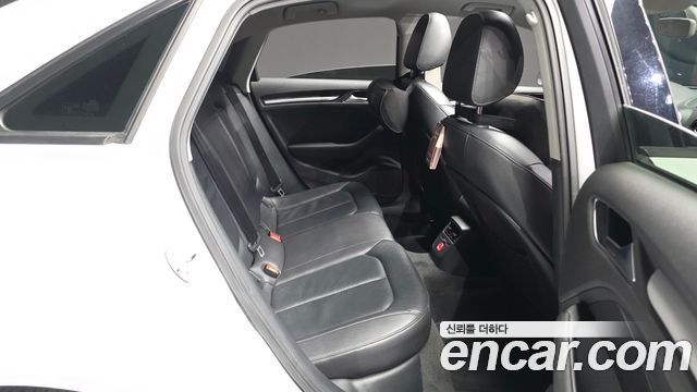 Audi A3 2016 — photo 12