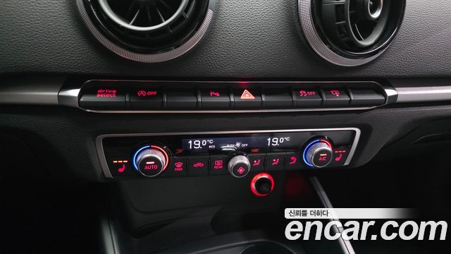 Audi A3 2016 — photo 18