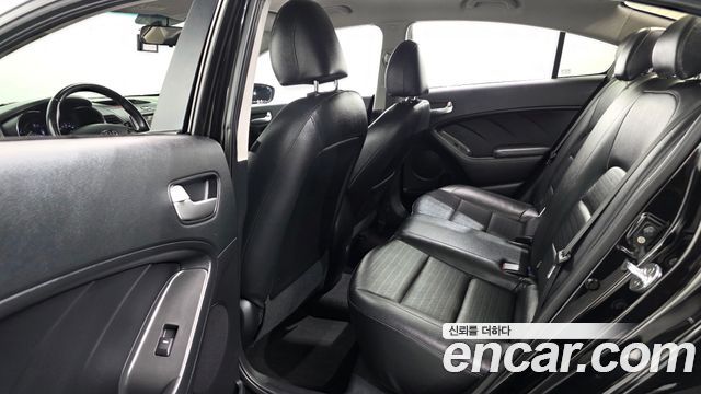 Kia K3 2016 — photo 11