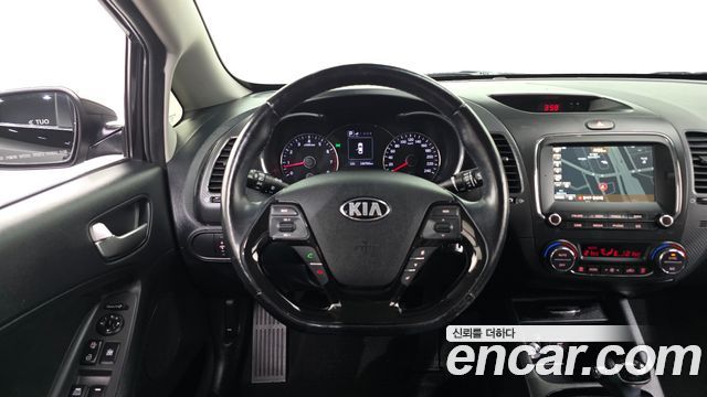 Kia K3 2016 — photo 13