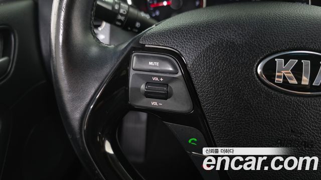 Kia K3 2016 — photo 16