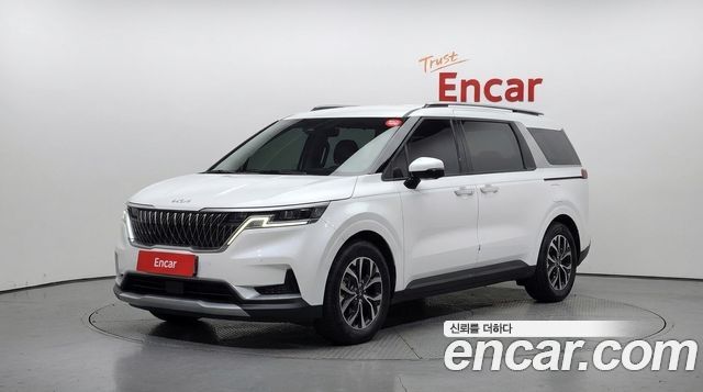 Kia Canival 2023 — photo 1