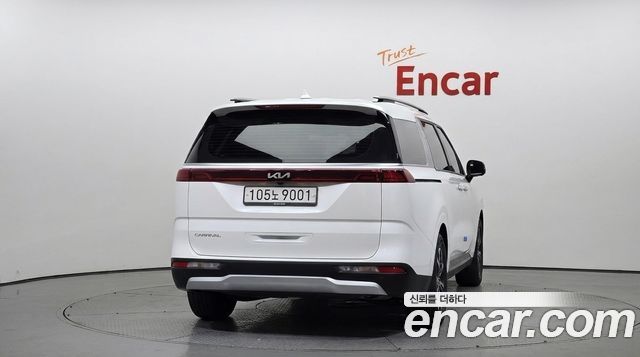 Kia Canival 2023 — photo 4