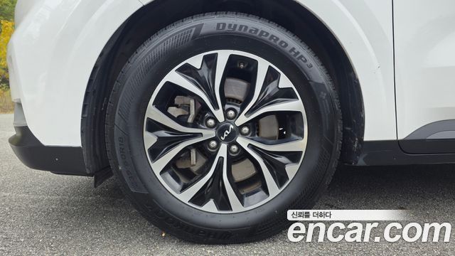 Kia Canival 2023 — photo 5