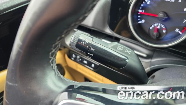 Kia Canival 2023 — photo 24