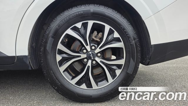 Kia Canival 2023 — photo 7