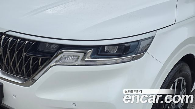 Kia Canival 2023 — photo 8